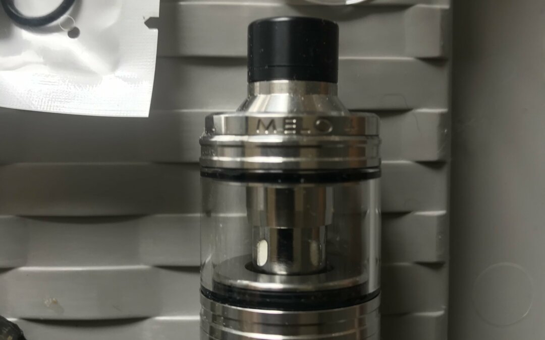 Atomiseur Eleaf Melo 4 (4.5mL) avec vitre de remplacement, joints et 4 résistances = 5e