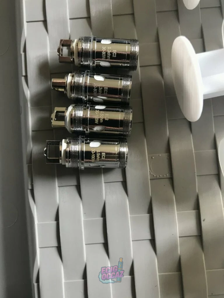 Atomiseur Eleaf Melo 4 (4.5mL) avec vitre de remplacement, joints et 4 résistances  = 5e