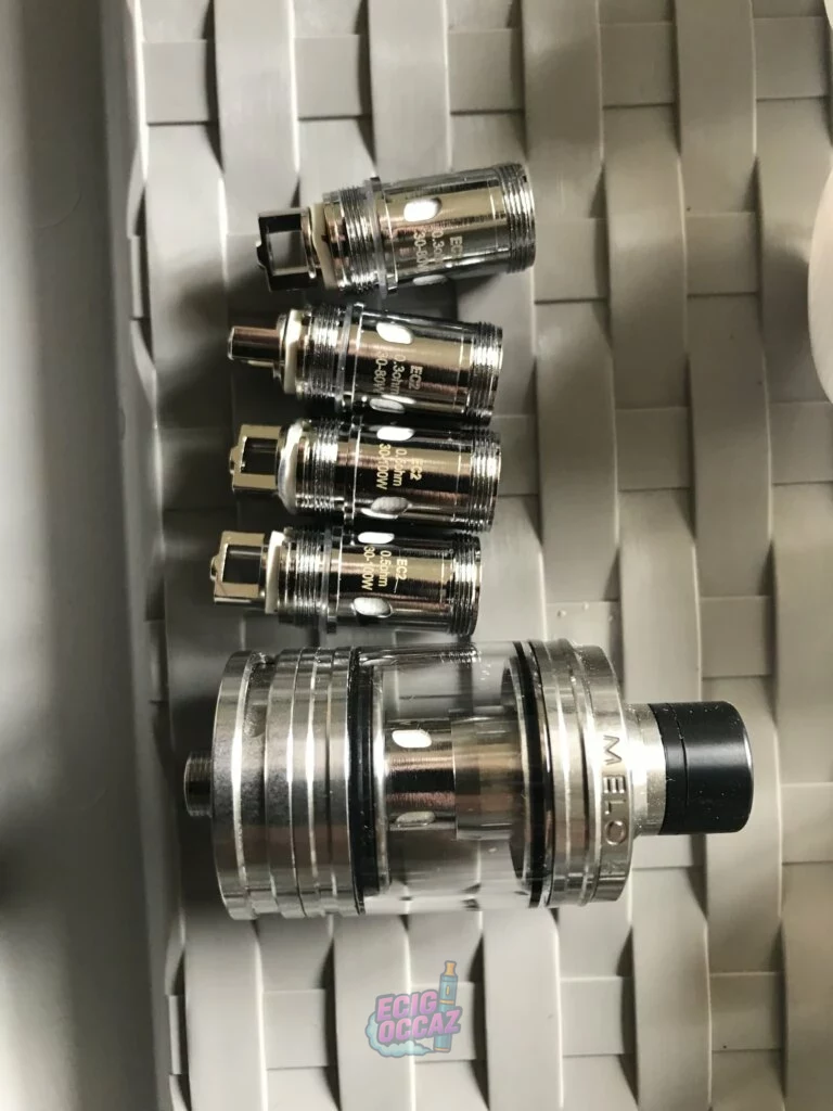 Atomiseur Eleaf Melo 4 (4.5mL) avec vitre de remplacement, joints et 4 résistances  = 5e