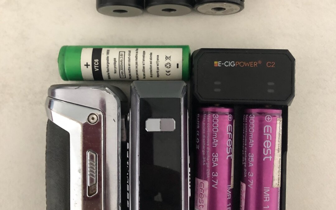 Clearomiseur innokin zenith 2 Clearomiseur innokin zlide top Box Aegis x 2 Chargeur power C2 + 3 accu