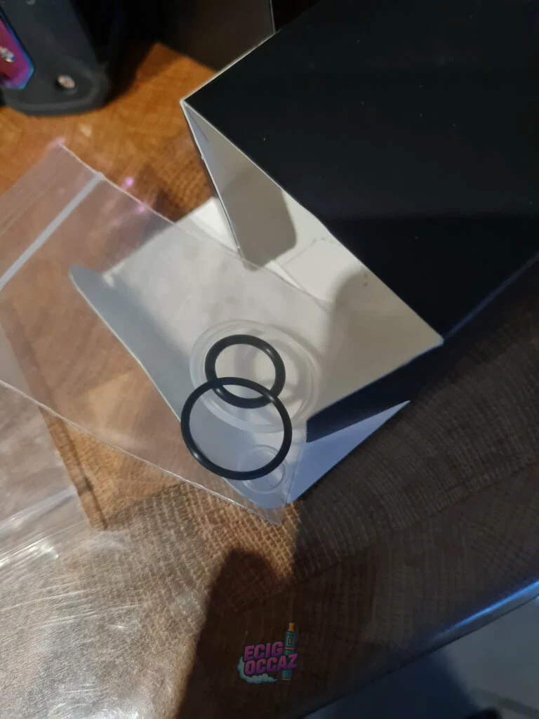 Geek Vape e100 avec 5 résistances neuves