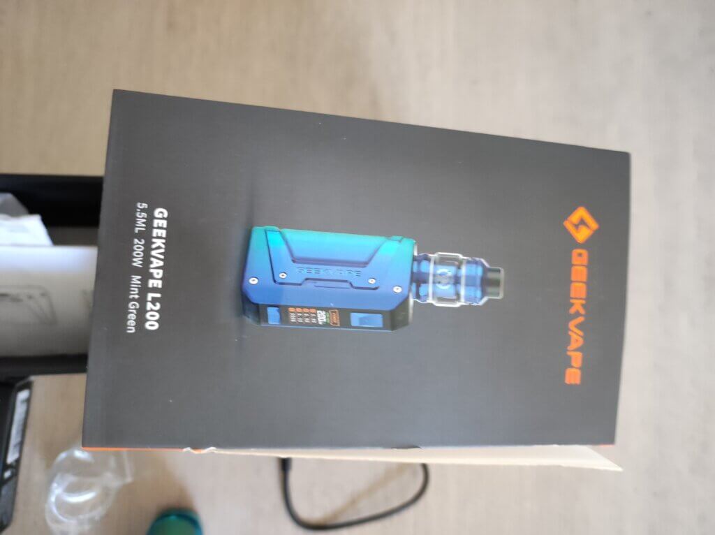Geekvape 200L Mint green+Tank TFV18