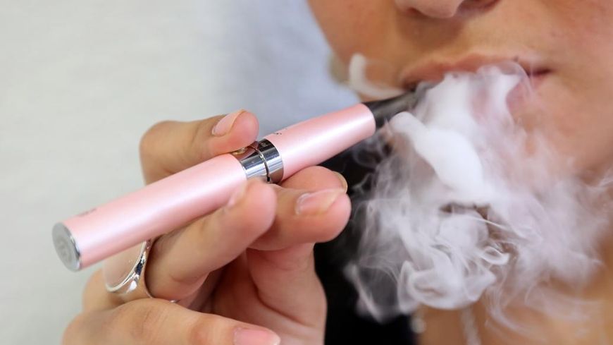 découvrez les différences entre la vape et le tabagisme, leurs impacts sur la santé et les alternatives disponibles. informez-vous pour faire des choix éclairés concernant votre consommation de nicotine.