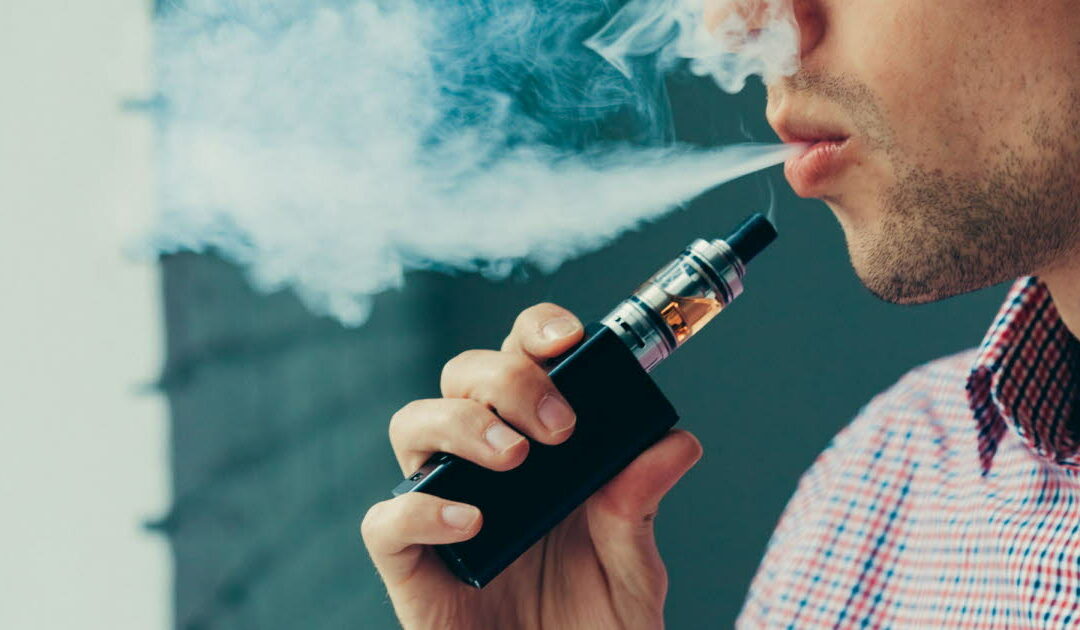 découvrez l'impact de la cigarette électronique sur la santé intestinale : effets potentiels, études récentes et conseils pour préserver votre équilibre digestif.