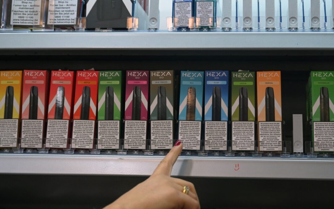 découvrez tout sur l'interdiction des e-cigarettes prévue en polynésie dès 2026 : raisons, enjeux de santé et conséquences pour les consommateurs et professionnels.