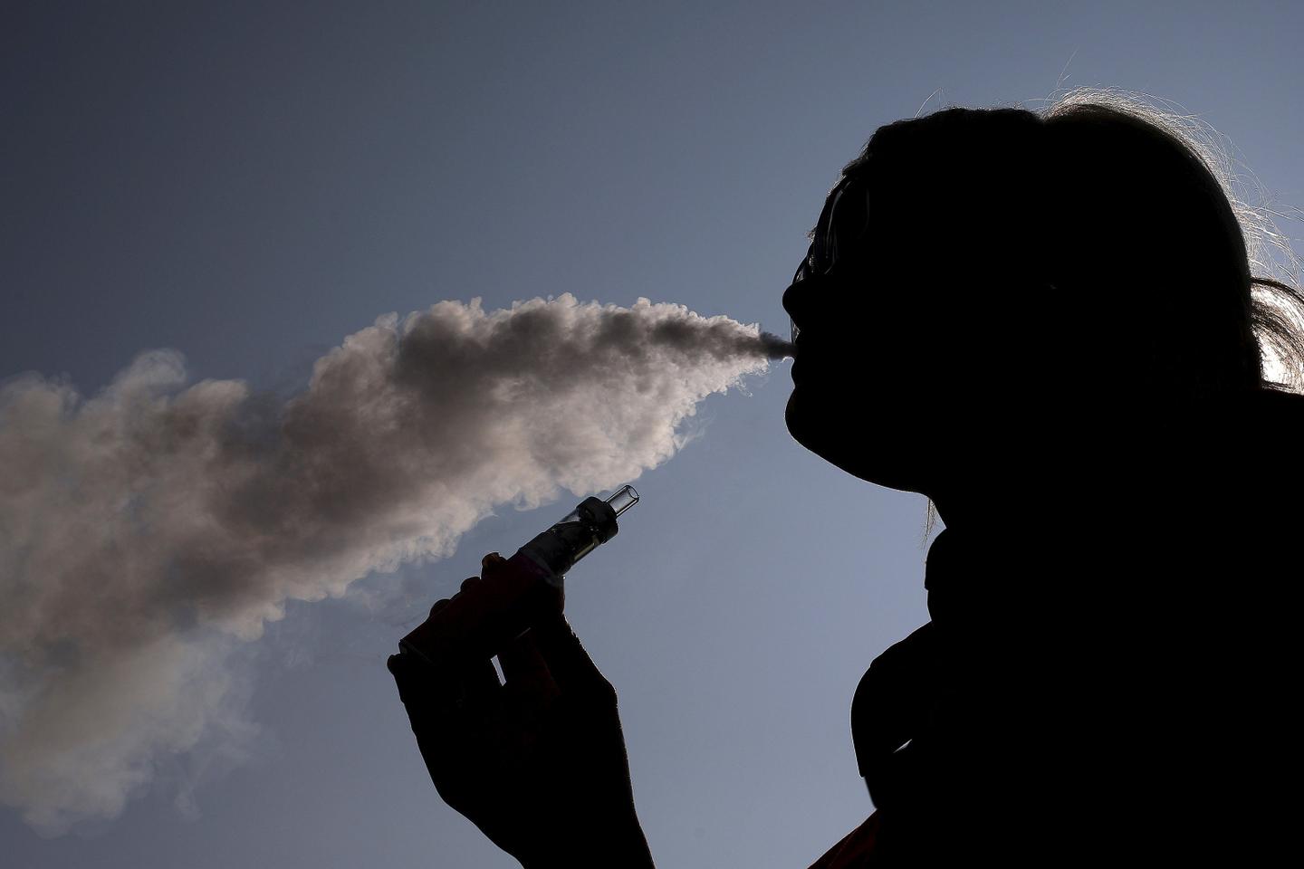 découvrez les risques potentiels pour les poumons liés à l'utilisation de la cigarette électronique à la menthe, ses effets sur la santé respiratoire et les précautions à prendre.