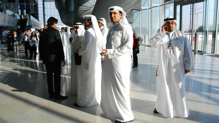 découvrez tout ce qu'il faut savoir sur le vapotage au qatar : législation, restrictions, lieux autorisés et conseils pour vapoter en toute légalité lors de votre séjour au qatar.