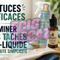 Illustration d’un flacon d’e-liquide posé à côté de produits ménagers, chiffons et brosse de nettoyage sur une table, avec une tache visible sur un tissu et le titre « Astuces efficaces pour éliminer les taches d’e-liquide en toute simplicité