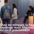 Illustration éditoriale montrant une cigarette électronique de type puff devant des silhouettes de jeunes, sans utilisation du produit