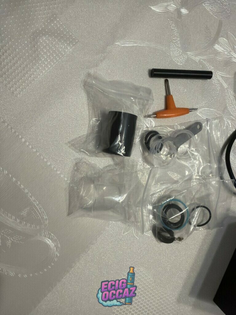 Kit complet Geekvape Aegis Solo 2 – 3 accus + chargeur + résistances