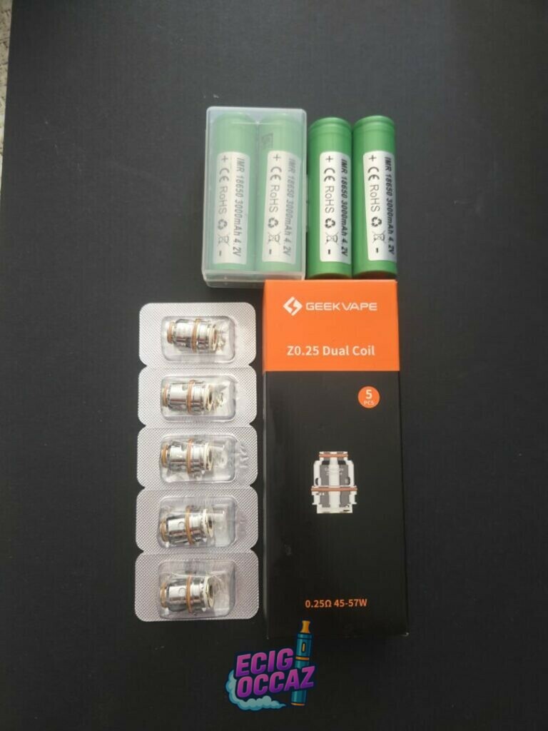 Lot Geek Vape + chargeur + accus + résistance