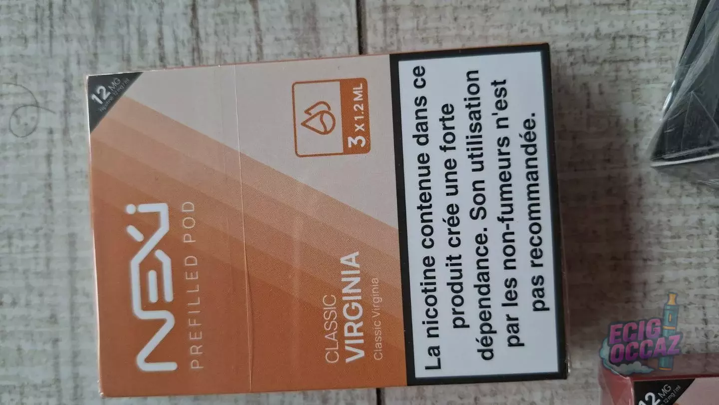 Vapoteuse neuve et ses 4 cartouches sous blister