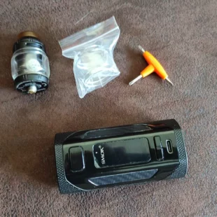 vend vapoteuse rigel de chez Smoktech et atomiseur reconstructible Zeus de chez geekvape