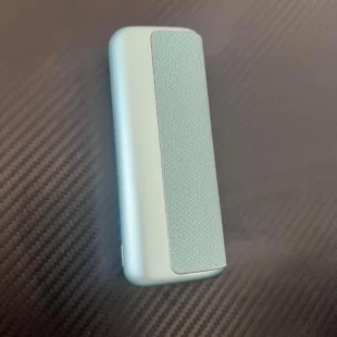 IQOS ILUMA bleu ciel cuir