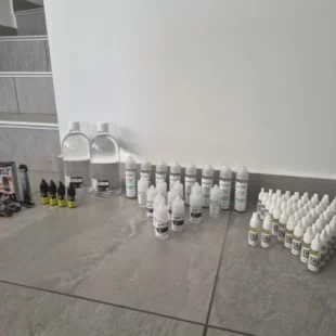 Gros lot vape et DIY neuf - 2 L de base + 59 boosters + 23 aromes + Ursa