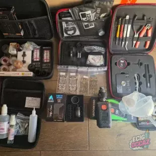 Kit complet d’accessoires et matériel d’entretien – excellent état