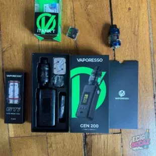 Vaporesso Gen 200 avec accus et boîte d’origine - 2 clearomiseurs iTank-T - paquet de résistance - excellent état