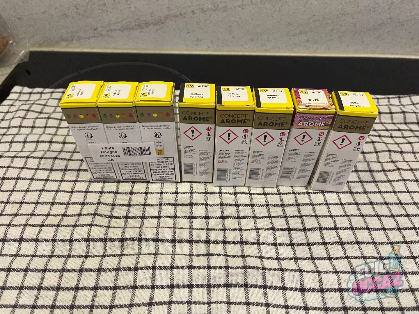Vends  cigarettes électroniques avec accessoires, résistances, pièces de rechange, accus, chargeur, clearo et e-