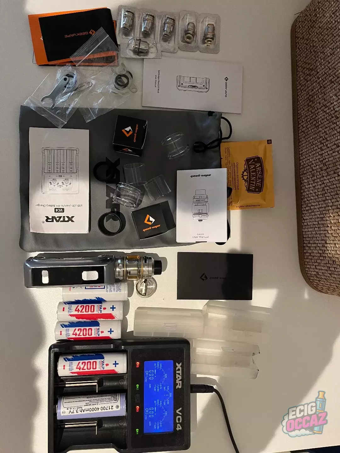 Kit geekvape avec chargeur et accus