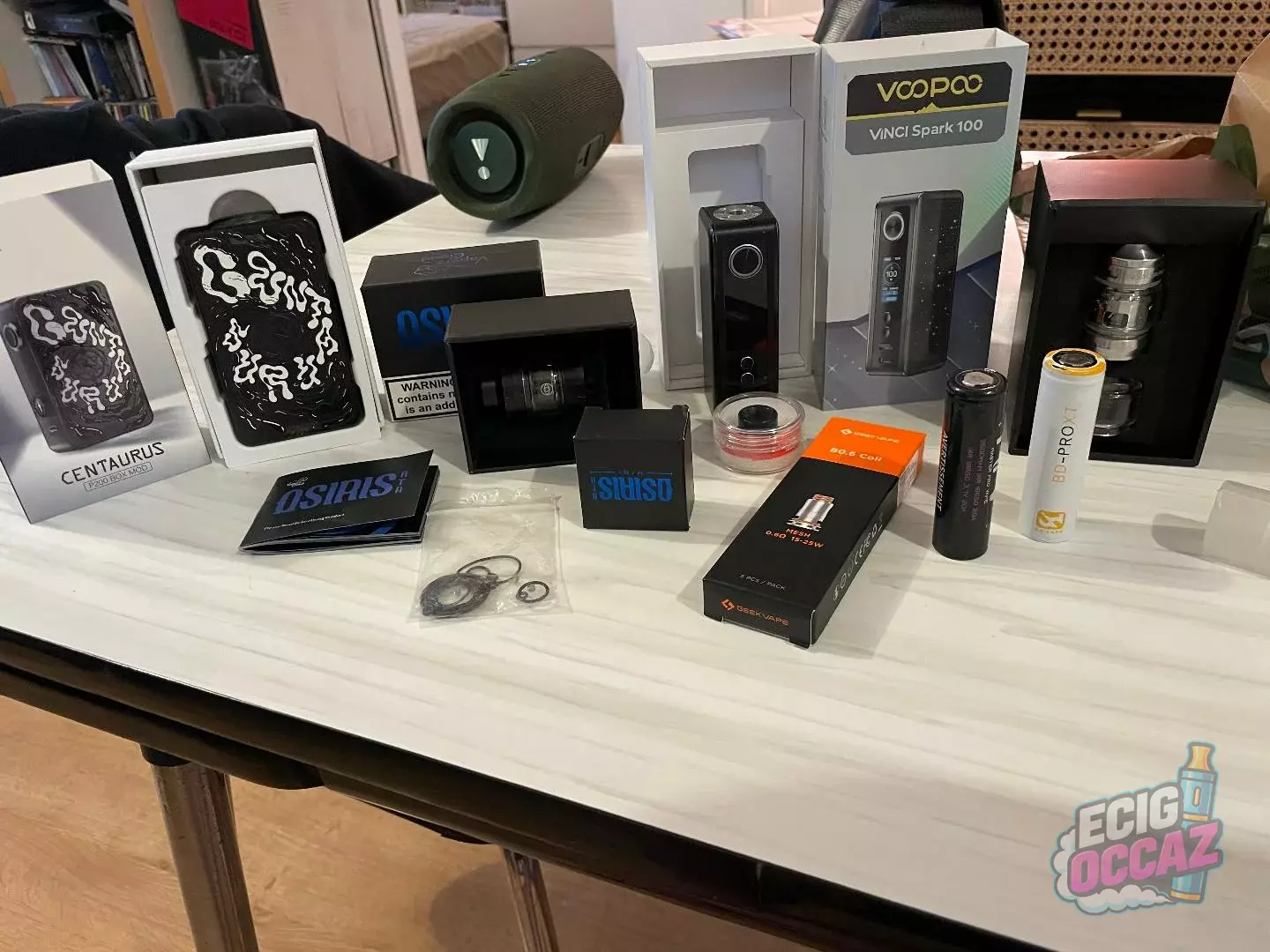Lot de Matériel (Centaurus P200, Atomiseur Osiris, Zeus nano 2, Voopoo Spark 100, deux accus ..)