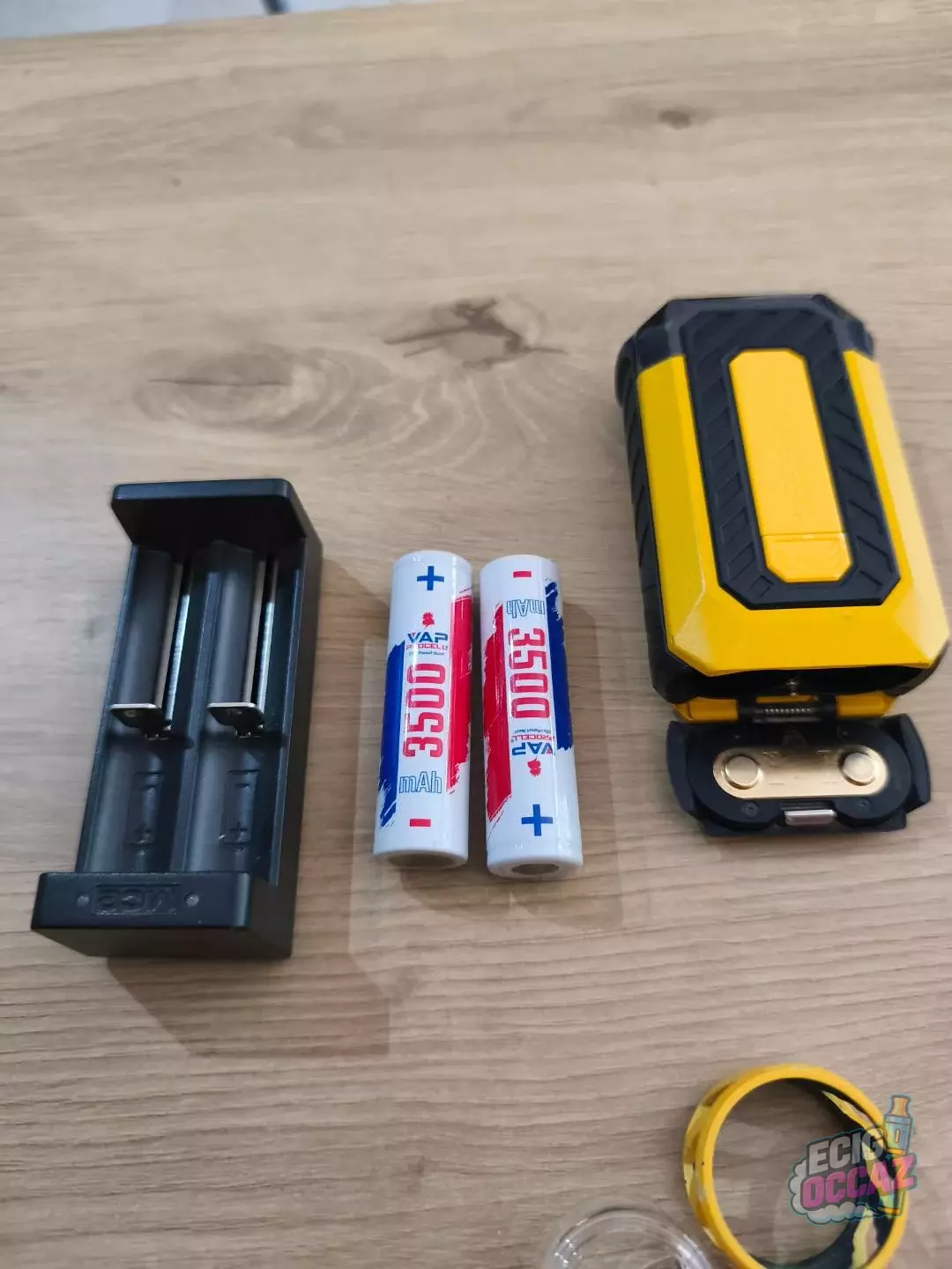 Vaporesso Armour Max Jaune et Noir + 2 Accus, Chargeur et Accessoires