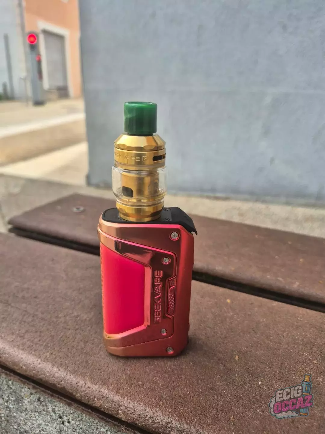 GeekVape Aegis Legend 2  Autonomie : 2 accus 18650 (inclus) Puissance : 200W Autonomie e liquide : 5.5ml  Très bon état, n&rsquo;a pas beaucoup servi