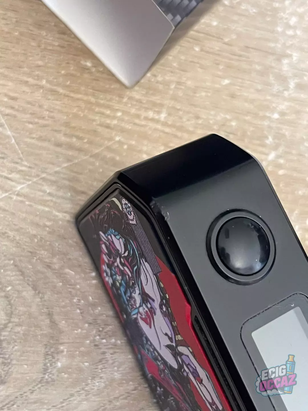 DOVPO MVP 220W, coloris noir avec design graphique