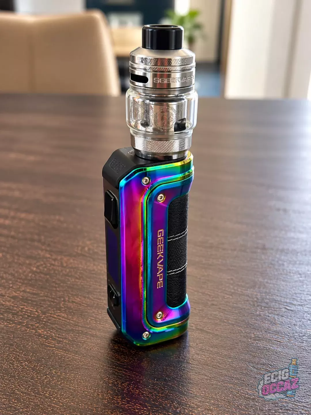 GeekVape Aegis + clearomiseur – Rainbow – Très bon état
