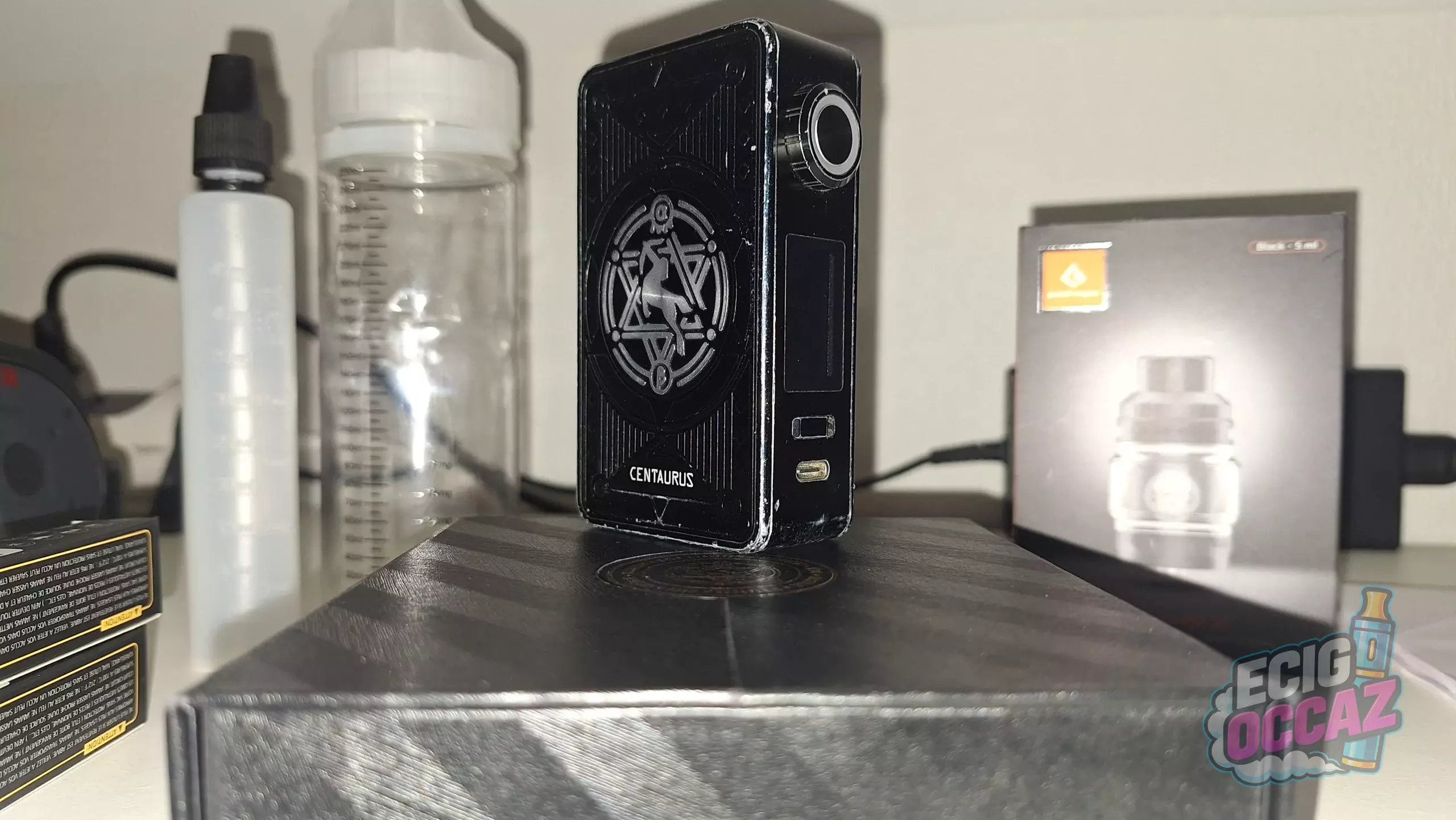 Kit complet Lost Vape Centaurus M200 + Zeus Subohm + 2 Accus + 5 Résistances Z0.15 + Flacons DIY