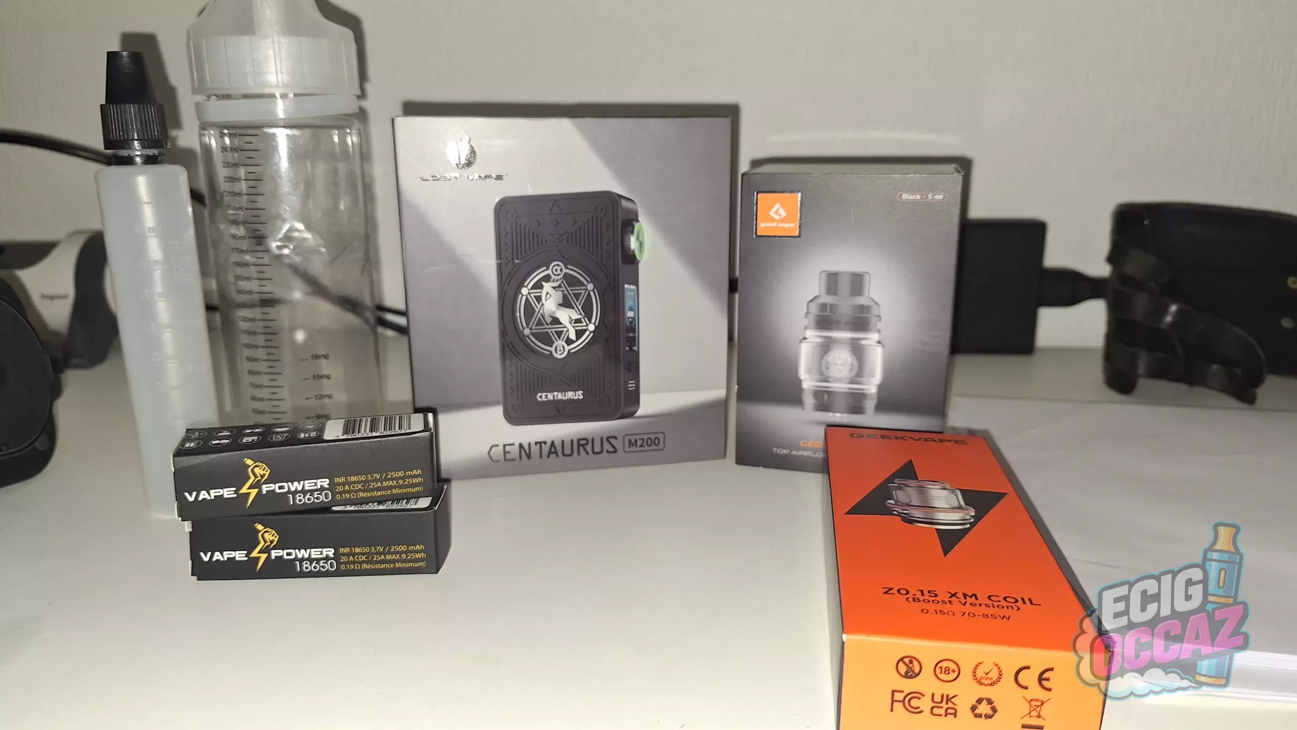 Kit complet Lost Vape Centaurus M200 + Zeus Subohm + 2 Accus + 5 Résistances Z0.15 + Flacons DIY